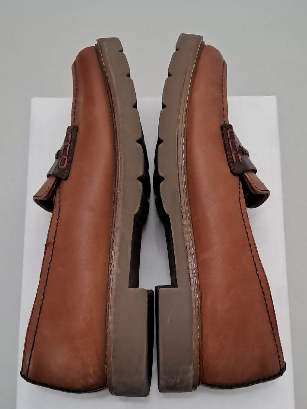 Cobb Hill Women's Size 8 Slip-On Leather  Loafers